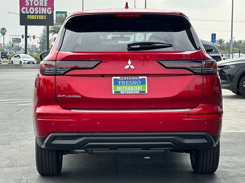 New 2025 Mitsubishi Outlander ES image 6