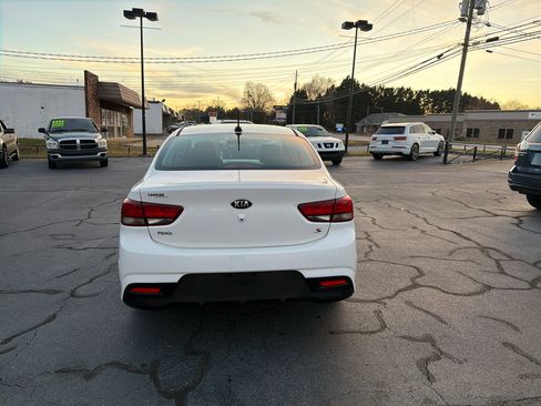 Used 2019 Kia Rio S image 4