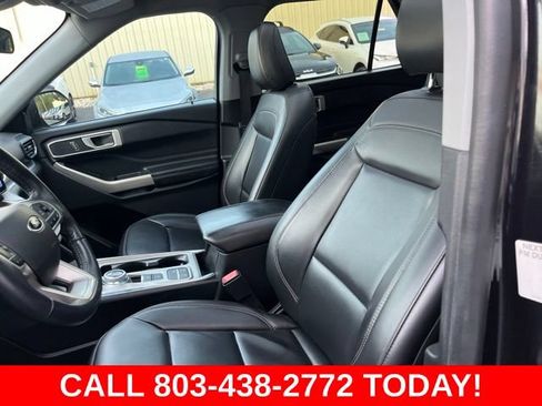Used 2022 Ford Explorer XLT w/ Equipment Group 202A RWD image 8