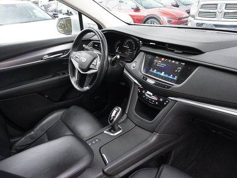 Used 2018 Cadillac XT5 Premium Luxury image 32