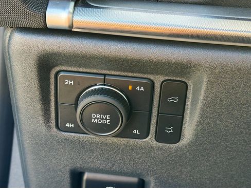 Used 2025 Ford Expedition Max Platinum image 35