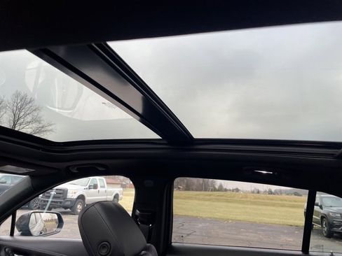 Used 2024 Cadillac XT4 Sport image 9