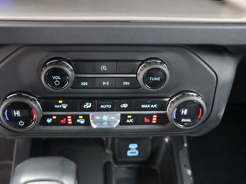 Used 2025 Ford Bronco Outer Banks image 25