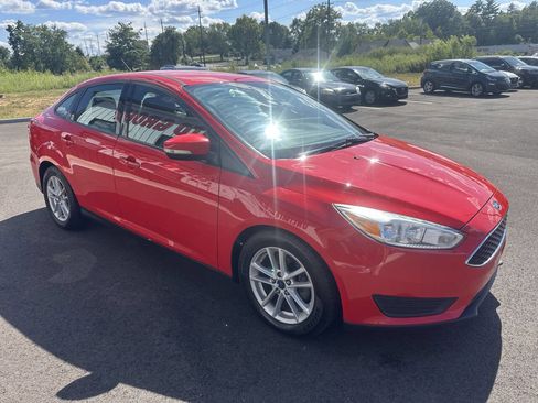 Used 2017 Ford Focus SE image 6