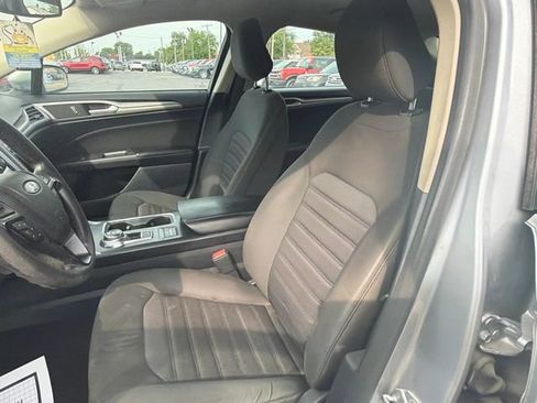 Used 2020 Ford Fusion SE FWD image 11