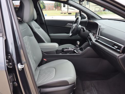 Used 2024 Kia Sportage X-Pro AWD/4WD image 12