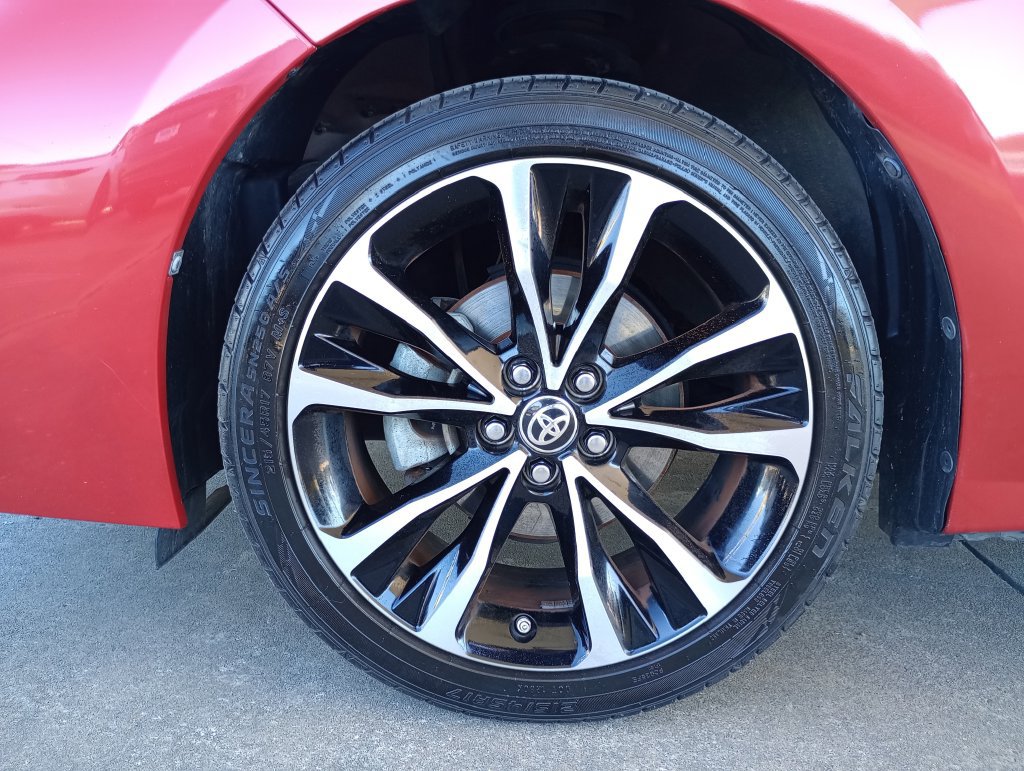 Used 2019 Toyota Corolla XSE FWD image 31