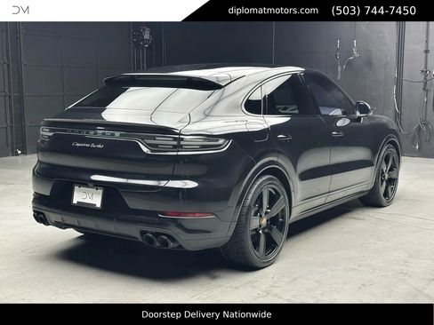 Used 2022 Porsche Cayenne Turbo w/ Performance Package (PG2) image 7