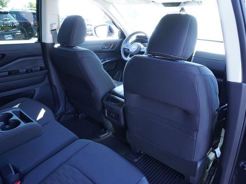 New 2025 Nissan Pathfinder SV image 11