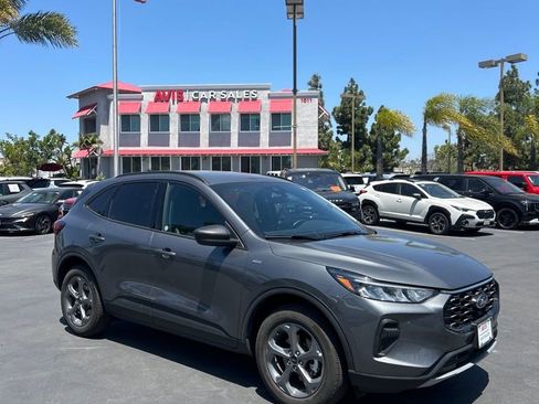 Used 2025 Ford Escape ST-Line AWD/4WD image 5
