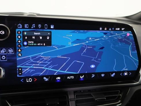 Used 2024 Chevrolet Equinox EV RS image 34