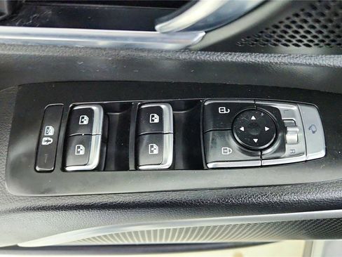 Used 2022 Kia Telluride EX w/ EX Premium Package image 17