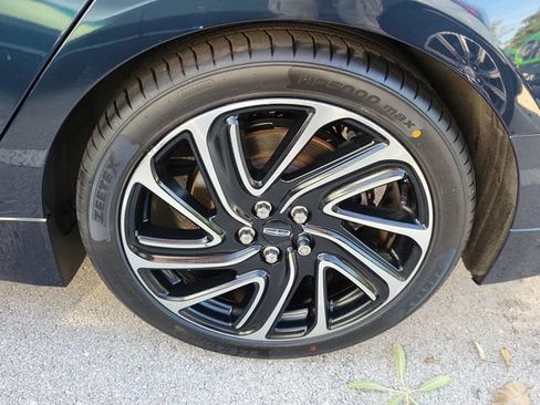 Used 2020 Lincoln MKZ Reserve FWD image 8