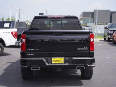 Used 2022 Chevrolet Silverado 1500 High Country w/ High Country Premium Package AWD/4WD image 7
