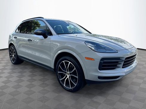 Used 2023 Porsche Cayenne Platinum Edition image 4