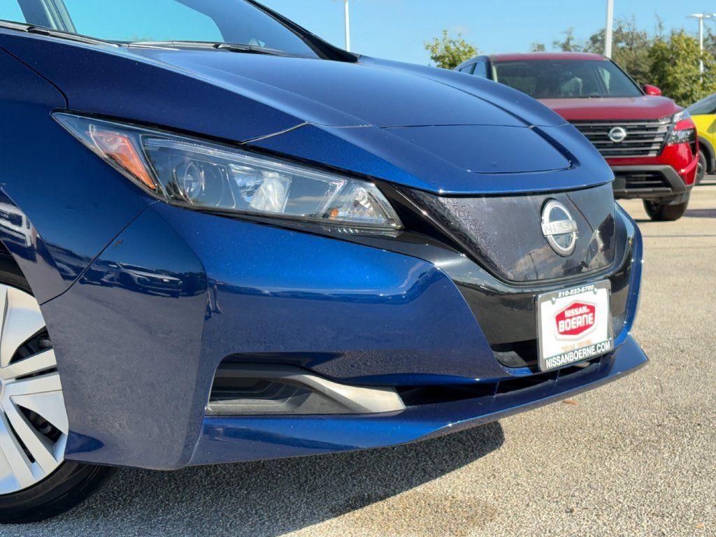 Used 2025 Nissan Leaf S FWD image 3