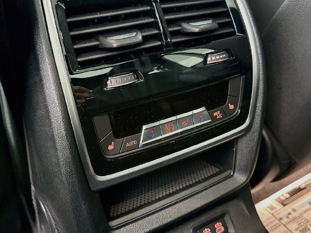 New 2027 BMW X7 M60i AWD/4WD image 27
