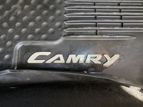 Used 2017 Toyota Camry SE w/ Moonroof Package FWD image 38