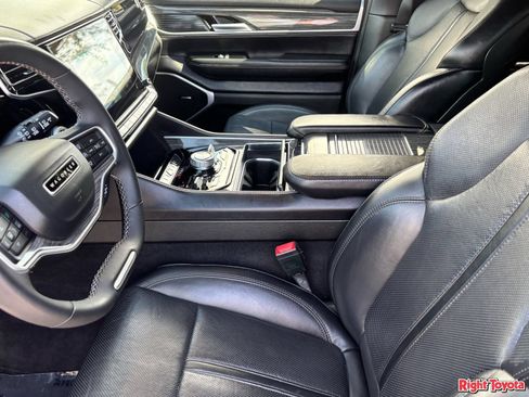 Used 2022 Jeep Wagoneer Series III AWD/4WD image 20