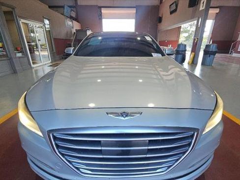 Used 2015 Hyundai Genesis 5.0 RWD image 3