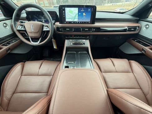 New 2026 Lincoln Aviator Reserve w/ Luxury Package image 8