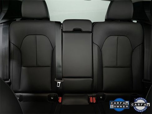 Used 2025 Volvo XC40 B5 Plus image 72