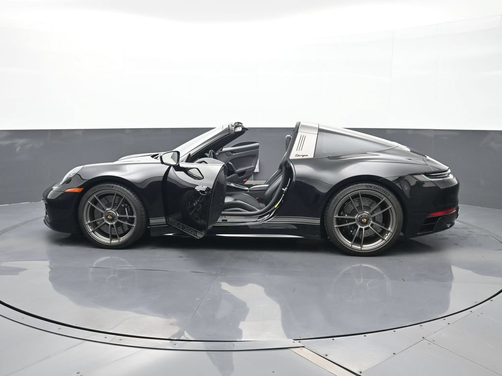 Certified 2024 Porsche 911 AWD/4WD image 23