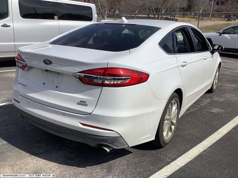 Used 2019 Ford Fusion SE image 6