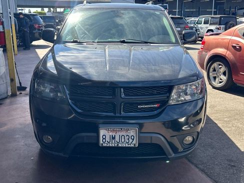 Used 2019 Dodge Journey SE image 4
