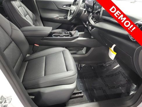 New 2026 Chevrolet Equinox LT w/ Convenience Package II image 28