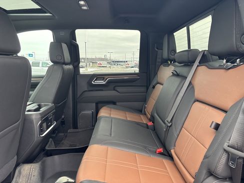 Used 2024 Chevrolet Silverado 3500 High Country w/ High Country Premium Package image 30