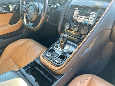 Used 2017 Jaguar F-TYPE S image 23