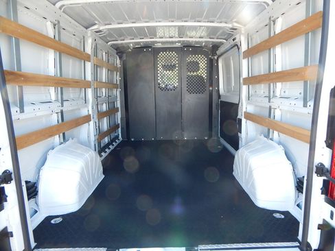 Used 2025 RAM ProMaster 2500 w/ U-Haul Equipment Group FWD image 14