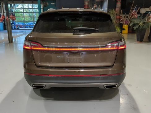 Used 2022 Lincoln Nautilus AWD w/ Premium Package image 9