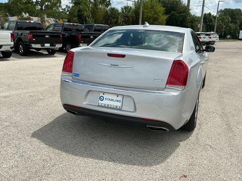 Used 2023 Chrysler 300 Touring RWD image 11
