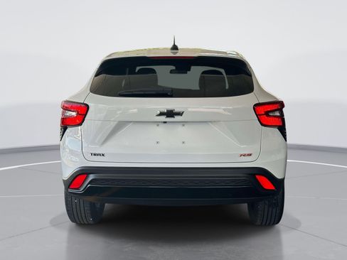 Used 2024 Chevrolet Trax RS w/ Driver Confidence Package FWD image 6