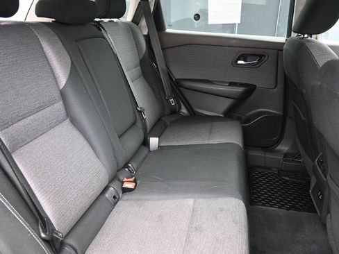 Used 2022 Nissan Rogue SV AWD/4WD image 25