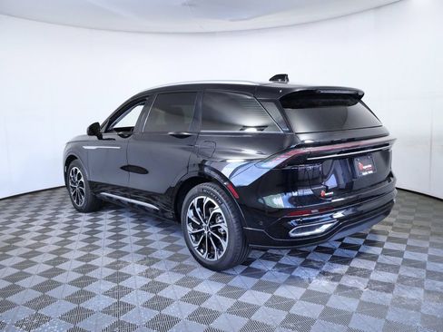 Used 2024 Lincoln Nautilus Reserve w/ Equipment Group 202A AWD/4WD image 6