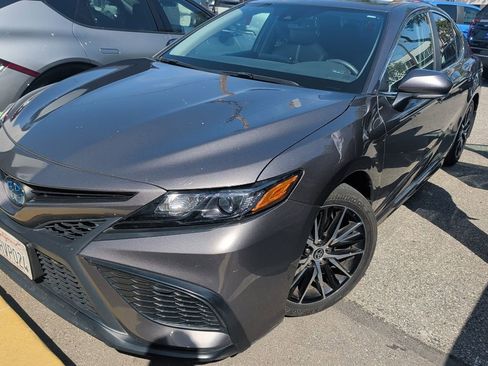 Used 2023 Toyota Camry SE w/ Audio Upgrade Package FWD image 1