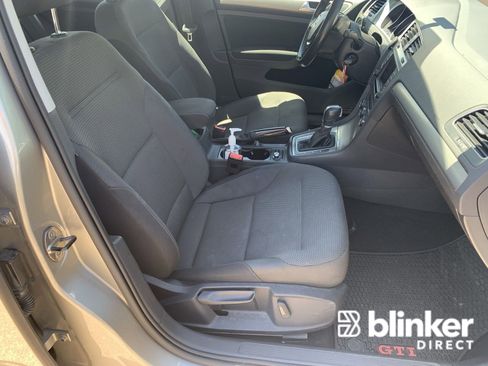 Used 2017 Volkswagen Golf S image 10