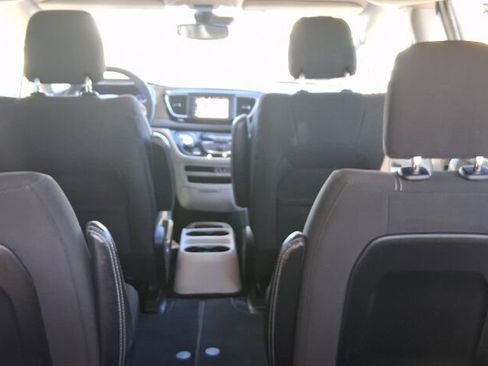 Used 2023 Chrysler Voyager LX image 20