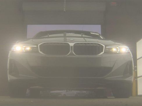 Used 2024 BMW 330i xDrive Sedan w/ Premium Package image 8