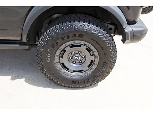 Used 2025 Ford Bronco Badlands w/ Sasquatch Package AWD/4WD image 9