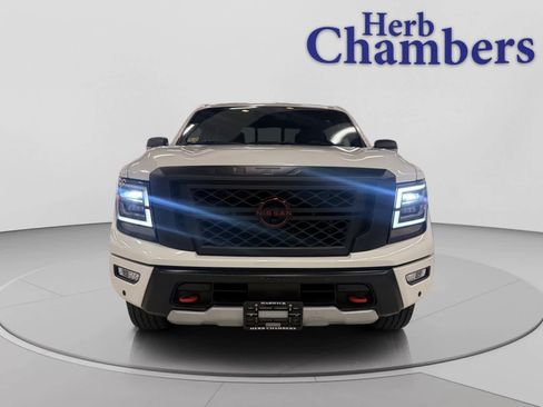 Used 2023 Nissan Titan PRO-4X w/ Pro-4x Convenience Package AWD/4WD image 2