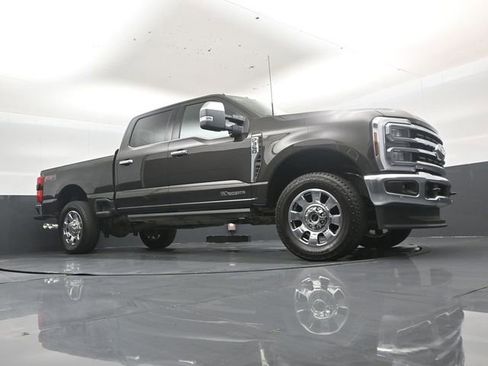 Used 2025 Ford F350 King Ranch w/ Chrome Package AWD/4WD image 38