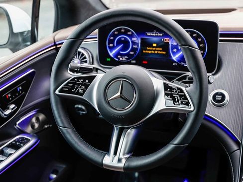 Used 2023 Mercedes-Benz EQE 500 4MATIC Sedan image 13