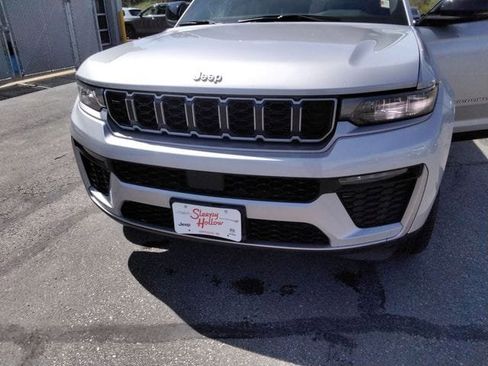 New 2026 Jeep Grand Cherokee Limited AWD/4WD image 14