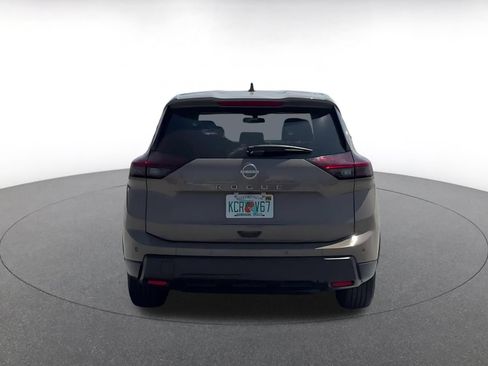 Used 2025 Nissan Rogue SV FWD image 12