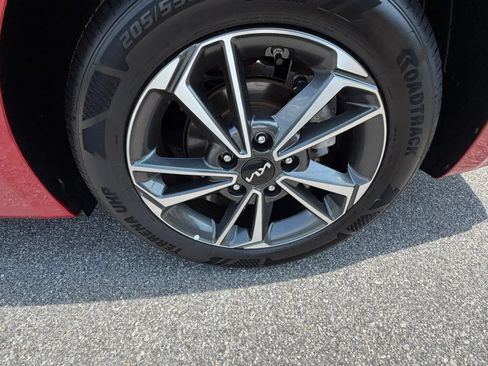 Used 2023 Kia Forte LXS FWD image 25