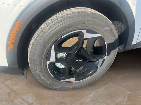 New 2026 Kia Sportage EX AWD/4WD image 14